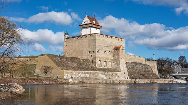 Санкт-Петербург — Нарва